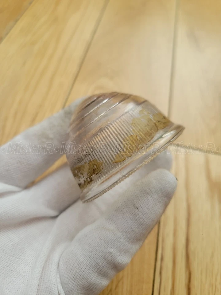 Renault Dauphine • Turn Signal Lamp Clear Glass Housing • R1090 Gordini Ondine  - Image 4 of 4