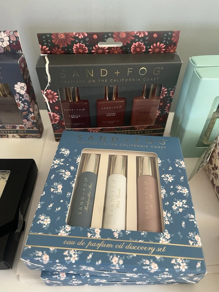 Sand And Fog Parfum Oil Discovery Sets: Parfum Oil Rolls :Price Is Each - Image 3 of 4