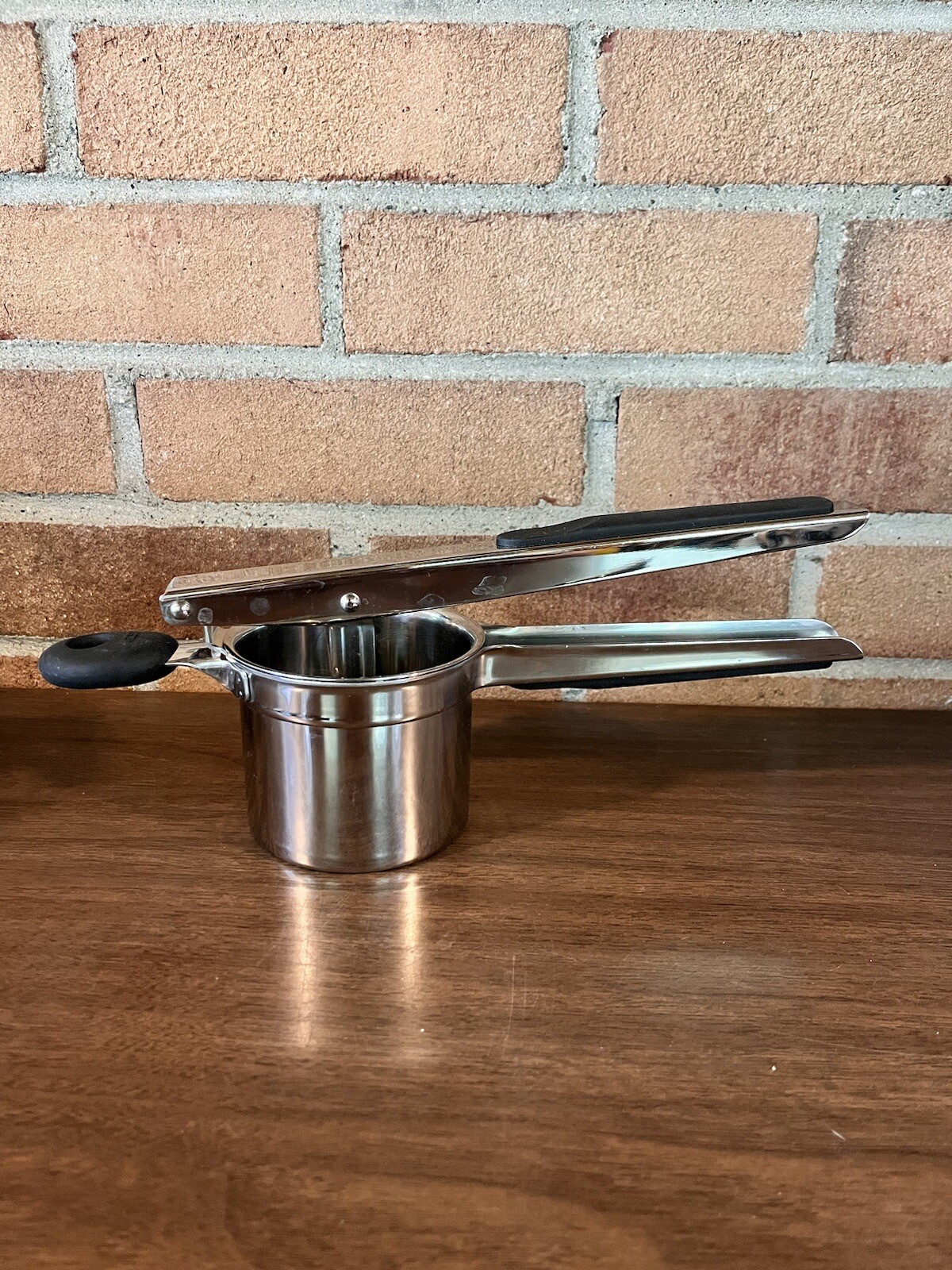 OXO Good Grips Potato Ricer 26981/Spaetzle Maker Dishwasher Safe