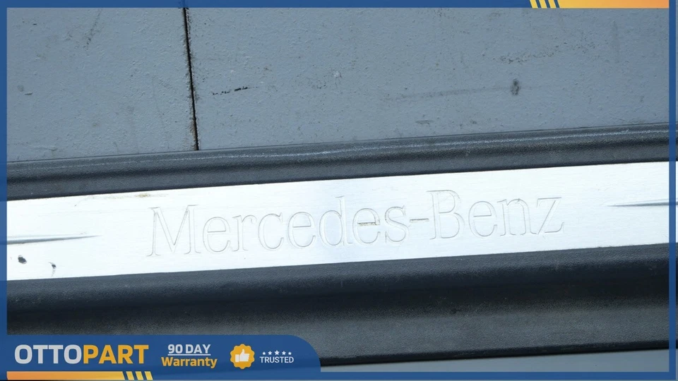 Mercedes-Benz CLK500 2003-2009 placa de desgaste umbral puerta izquierda 2096800235 OEM Foto 4 de 4