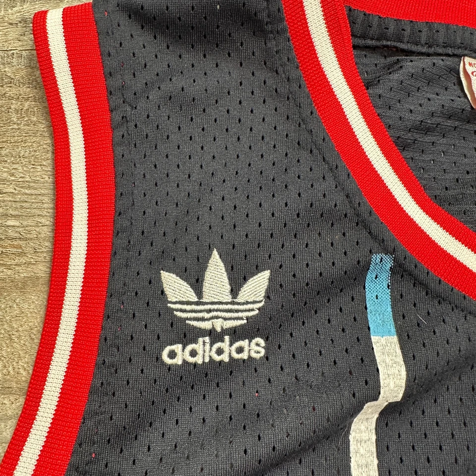 Camiseta deportiva 100 % auténtica Clyde Drexler Mitchell & Ness 96 97 Houston Rockets 36 (S) Foto 4 de 4