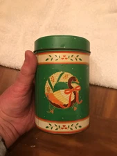 VTG. TIN  WITH DUCK ON CHRISTMAS IVY AND HEARTS
