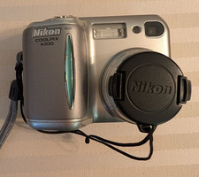 Nikon COOLPIX 4300 4.0MP Digital Camera - Silver - Parts or Display