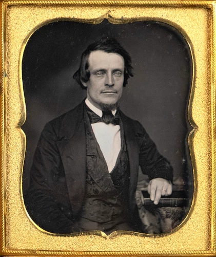 Berg 3-175 Union Case, Very Clean Portrait Daguerreotype of Well Dressed Man