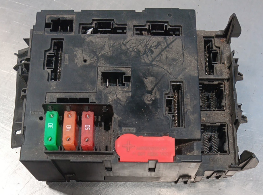 SMART FOR TWO BRABUS 2009 OE BODY CONTROL MODULE FUSE BOX A4515402250/001