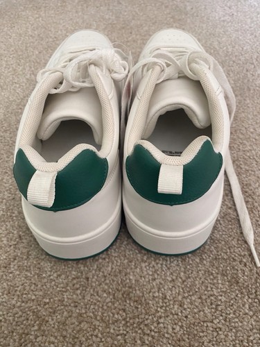 New With Tags Tom And Jerry Ladies Trainers Size 7 - Picture 11 of 11