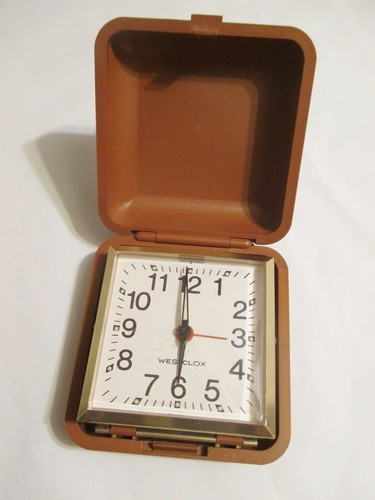 wind-up travel alarm clock works great made brazil brown case