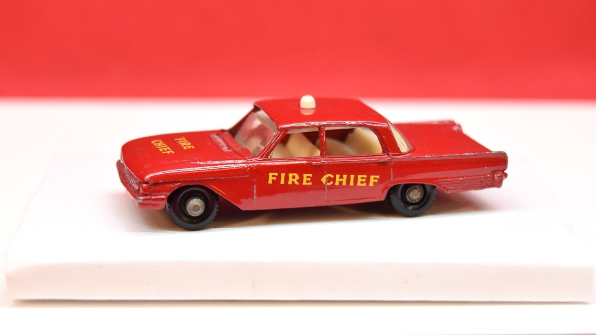 LESNEY FIRE CHIEF CAR イギリス製 Vintage Lesney Matchbox Ford Fairlane Fire Chief's Car No