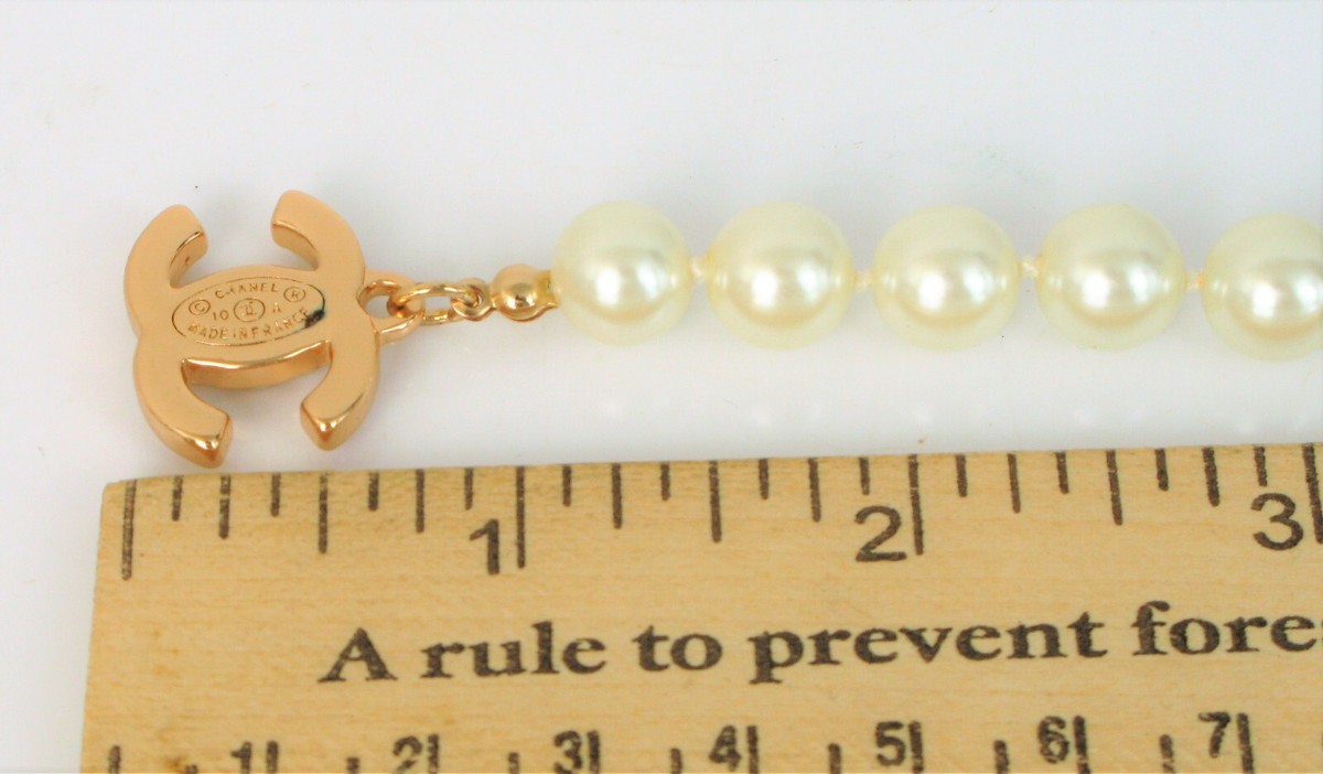 VTG BEAUTIFUL DESIGNER CHANEL GOLD TONE PEARL STRAND NECKLACE HUGE 65" FRANCE View 2