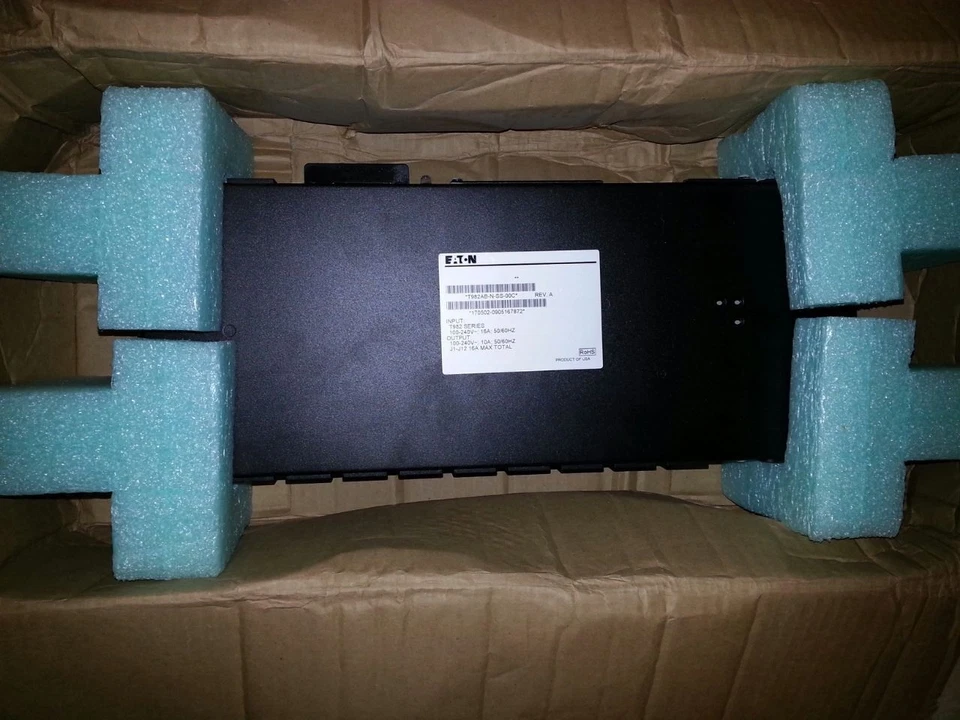 Eaton PDU 12 Outlets 100-240 volts T982 series - Image 4 of 4