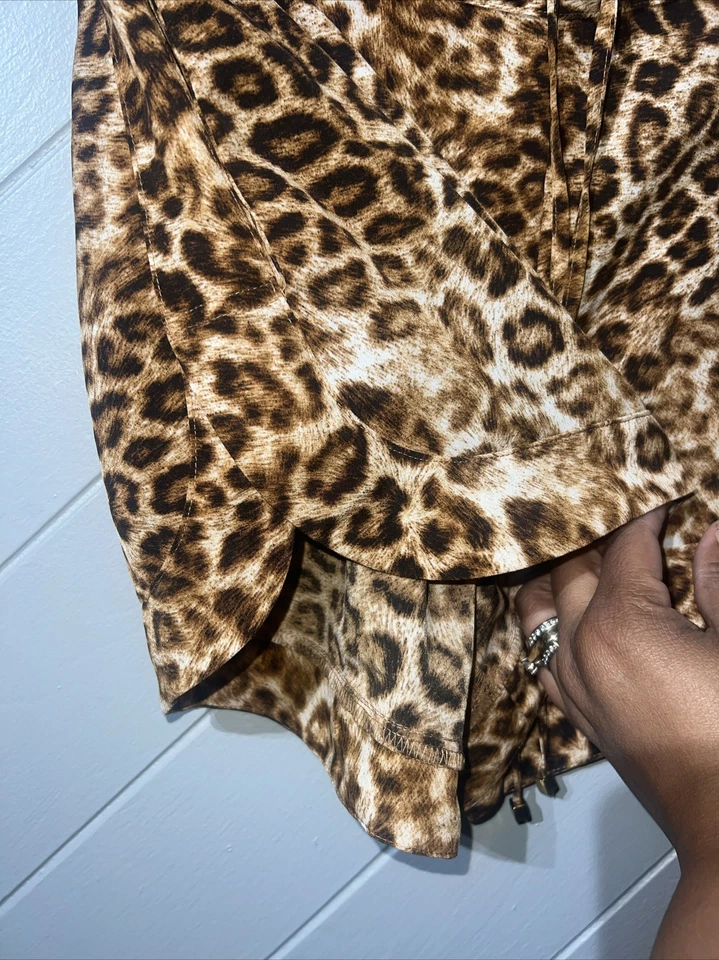 Pantalones Cortos Estampado Guepardo Jennifer Lopez Talla Pequeña Nuevos Sin Etiquetas Foto 4 de 4