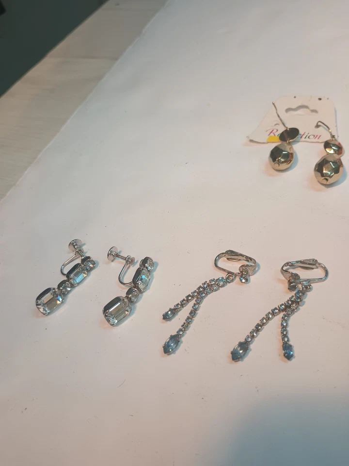 (1) Lote de pendientes grandes vintage usados en su mayoría pares algunos por sí mismos 1 pequeño Foto 2 de 4