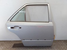 Mercedes-Benz W124 Bj.1990 Limousine Tür hinten Rechts Astralsilber 735 Mercedes-Benz W124 Bj.1990 Limousine Tür hinten Rechts Astralsilber 735