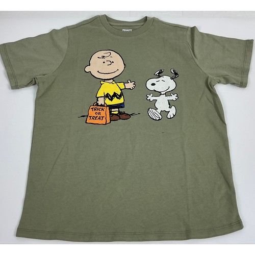 Peanuts Charlie Brown Snoopy Halloween Trick or Treat Graphic T Shirt Mens Med