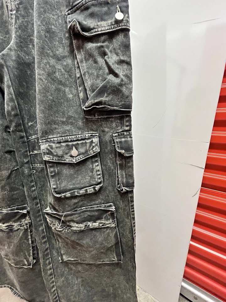 Fashion Nova Acid Wash Cargo Pants Size XL Black (plus size 14) - Image 3 of 4