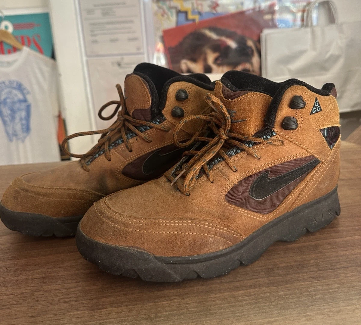 NIKE ACG Court Boot Highのブラック/レッドカラーのモデル Nike ACG Red Boots for Men for Sale - Shop New & Used Men's Boots