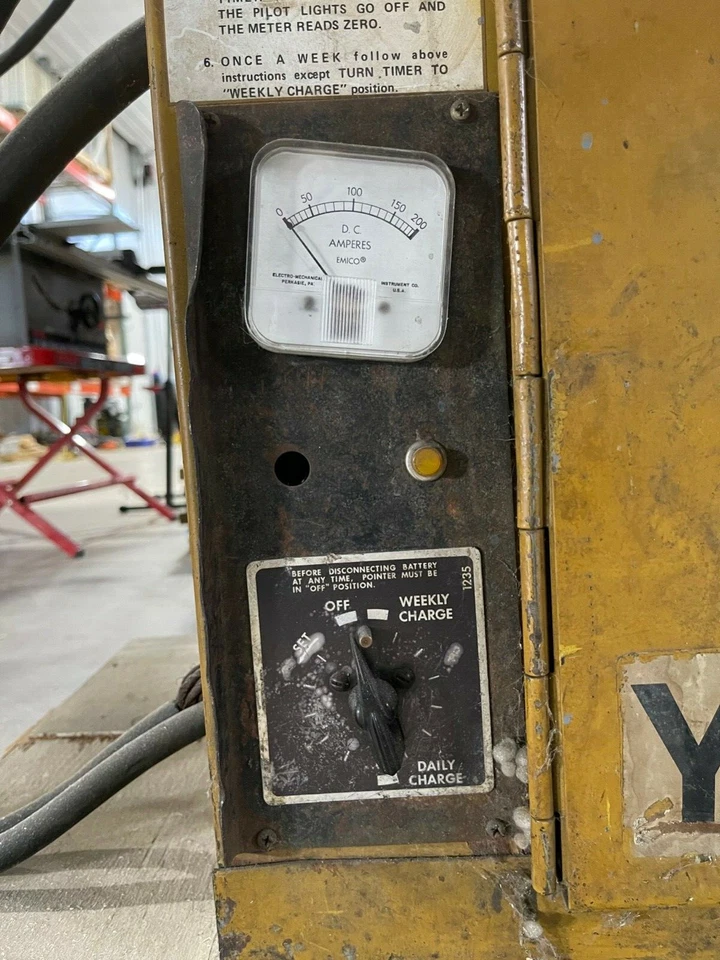 Cargador industrial Yale Foto 2 de 4