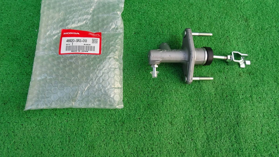 Cilindro maestro embrague HONDA genuino OEM CIVIC INTEGRA DEL SOL 46920-SR3-013  Foto 2 de 3
