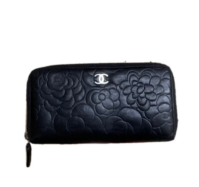 2014 Chanel Black Leather Camelia Zip Around Wallet/Clutch | eBay