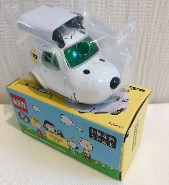 Snoopy Tomica Mini Car Snoopy Museum Tokyo Limited Japan Peanuts