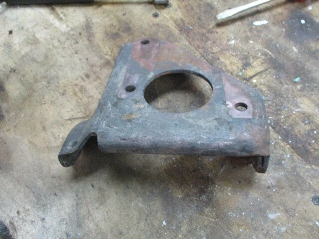 1937 年 Packard Super Eight 机油冷却器支架 — 第 2/3 张图片