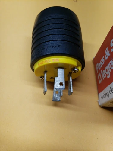 NEMA L14-30P TurnLok Plug 3 Pole, 4 Wire 30 Amp 125/250 Volt New in box #2711
