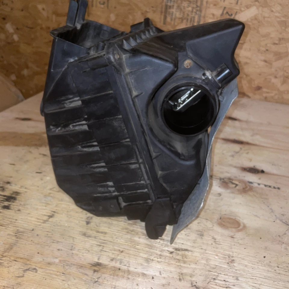 Caja de admisión de filtro de aire Audi A4 2005-2008 Foto 2 de 4