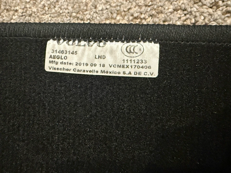 Juego de alfombrillas negras Volvo OEM 31463745 31463715 S60 V60 2019-2022 LHD Foto 4 de 4