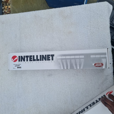 Intellinet Cat6 Patchpanel 24 Port 1HE Rack 520959 Neu Originalverpackt