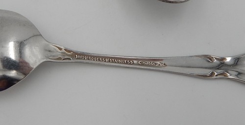 Oneida 1881 Rogers Arbor Rose True Rose Dinner Spoon Stainless Flatware S/2 - Picture 9 of 10