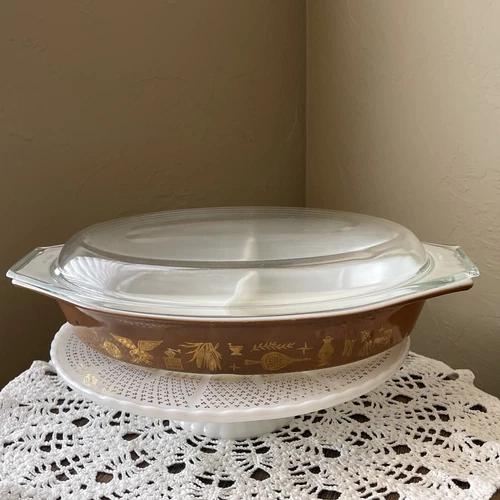 Pyrex Brown Gold Early American 1  1/2 Quart Divided Casserole Dish with Lid