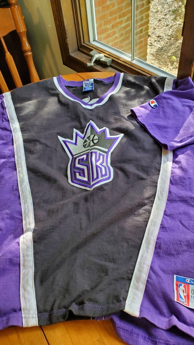 NBA SACRAMENTO KINGS エンブレム刺繍 大きめ 古着スウェット Vintage 90's NEW Champion Reverse Weave NBA Sacramento Kings