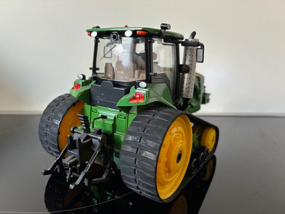 Siku 6762 Control Raupenschlepper John Deere -OVP- inkl. 2 Akkus -Rarität- - Bild 4 von 4