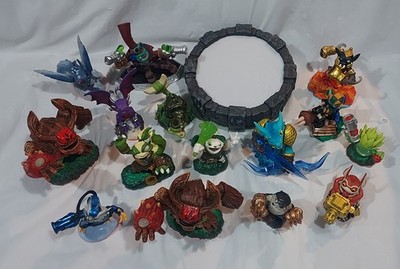 Skylanders Lot of 15 Figures And Portal