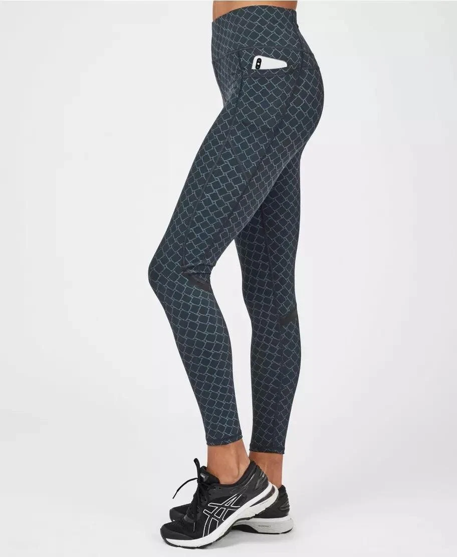 NEW Sweaty Betty Zero Gravity 7/8 Running Leggings- Black Tonal Scale  Print- XXS