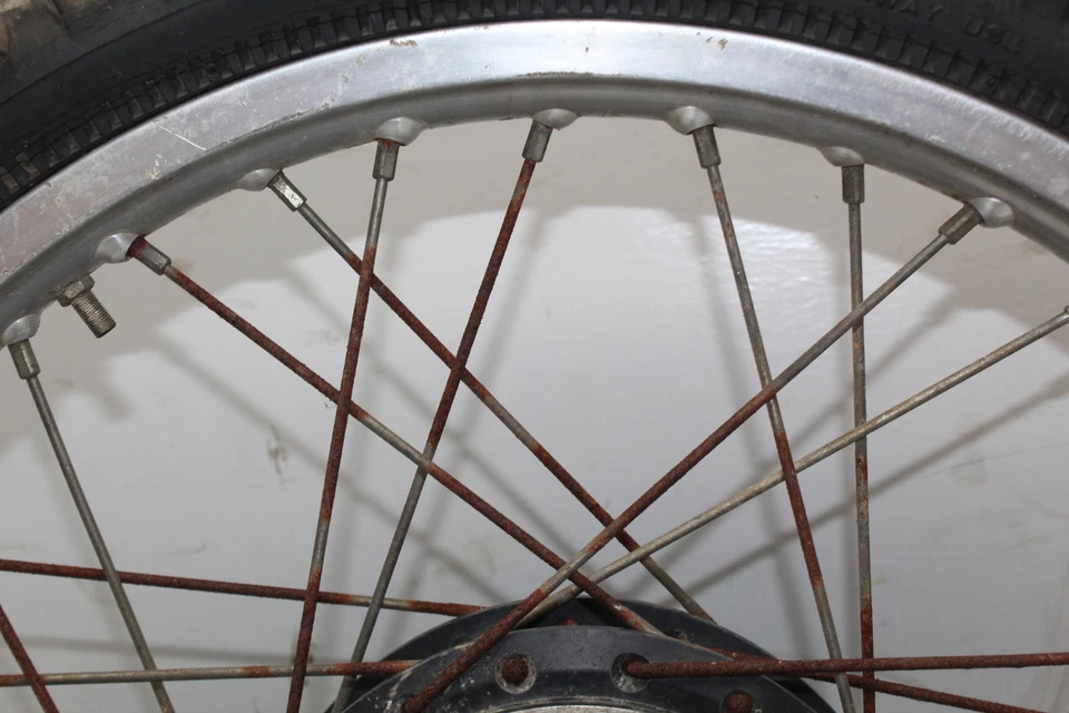 Llanta delantera Suzuki Pe250 1979 Foto 3 de 4