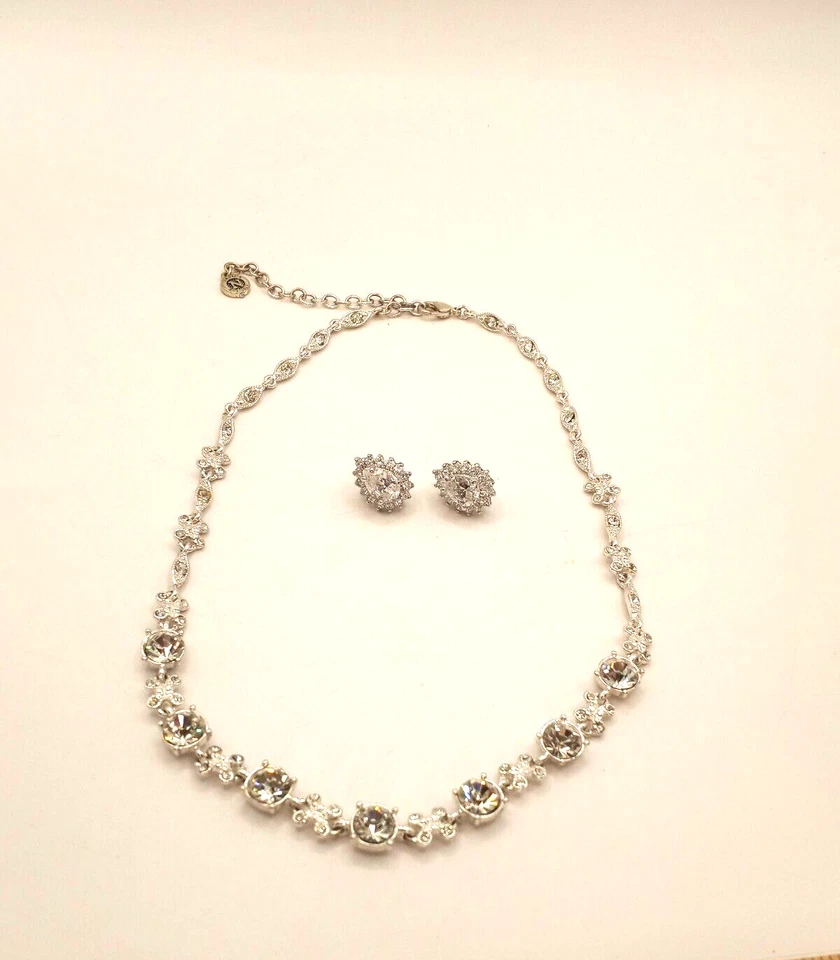 Collar Napier Diamantes de Imitación 17" con Lágrima Gota Estrás Pendientes Baile de graduación Boda Foto 2 de 4