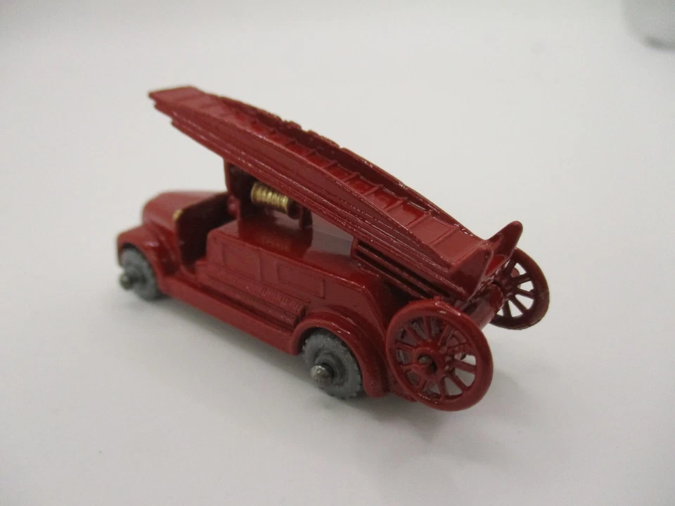 VINTAGE LESNEY MATCHBOX NO.9B-1 DENNIS FIRE ESCAPE TRUCK GMW RESTORED EXCELLENT - Image 4 of 4