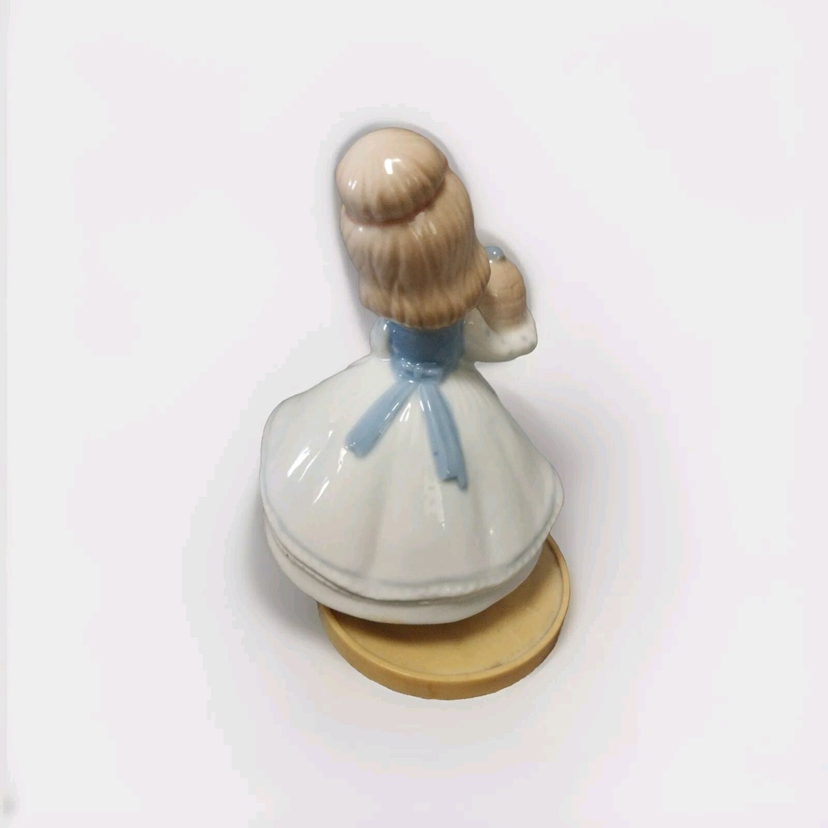 vintage CLASSIC MUSICAL box porcelain DOLL 5