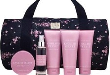 Jack Wills Weekend Bag Gift Set - 6 Pieces
