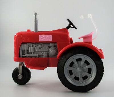 Barbie Tractor 2017 Pink and Red Mattel