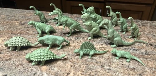 Vintage lot MARX prehistoric dinosaurs playset toys-17 green