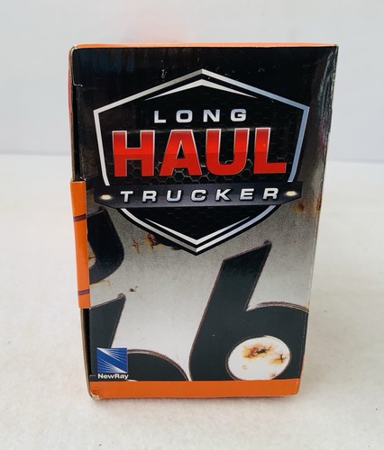 New-Ray Long Haul Trucker, 1/43 Scale Peterbilt Model 387 w Forklift & Load, New - Picture 9 of 11