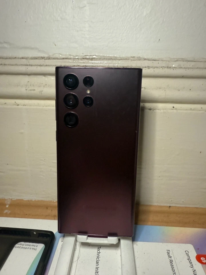 Samsung S22 Ultra 5G vino tinto 100% batería Foto 2 de 4
