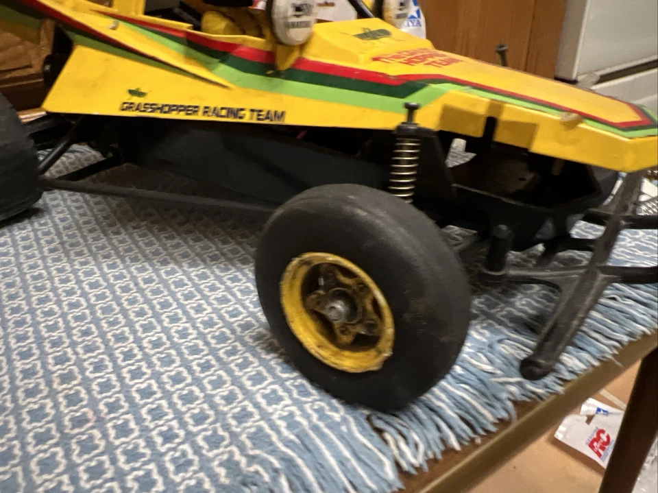 VINTAGE TAMIYA GRASSHOPPER RC BUGGY 58043 1/10 1984 Parts Yellow - Image 2 of 4