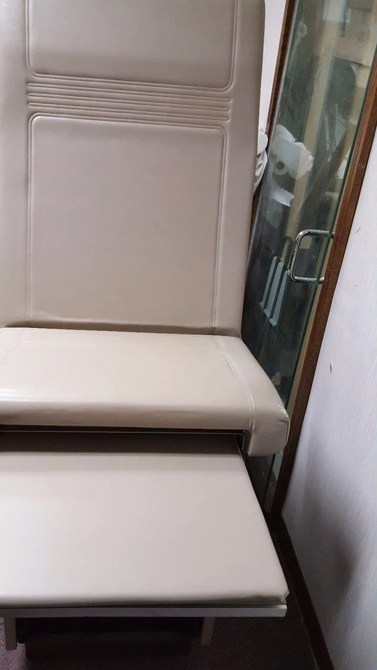 Mesa de examen médico Midmark/Ritter 104 12 DISPONIBLE varios colores buen estado Foto 2 de 2