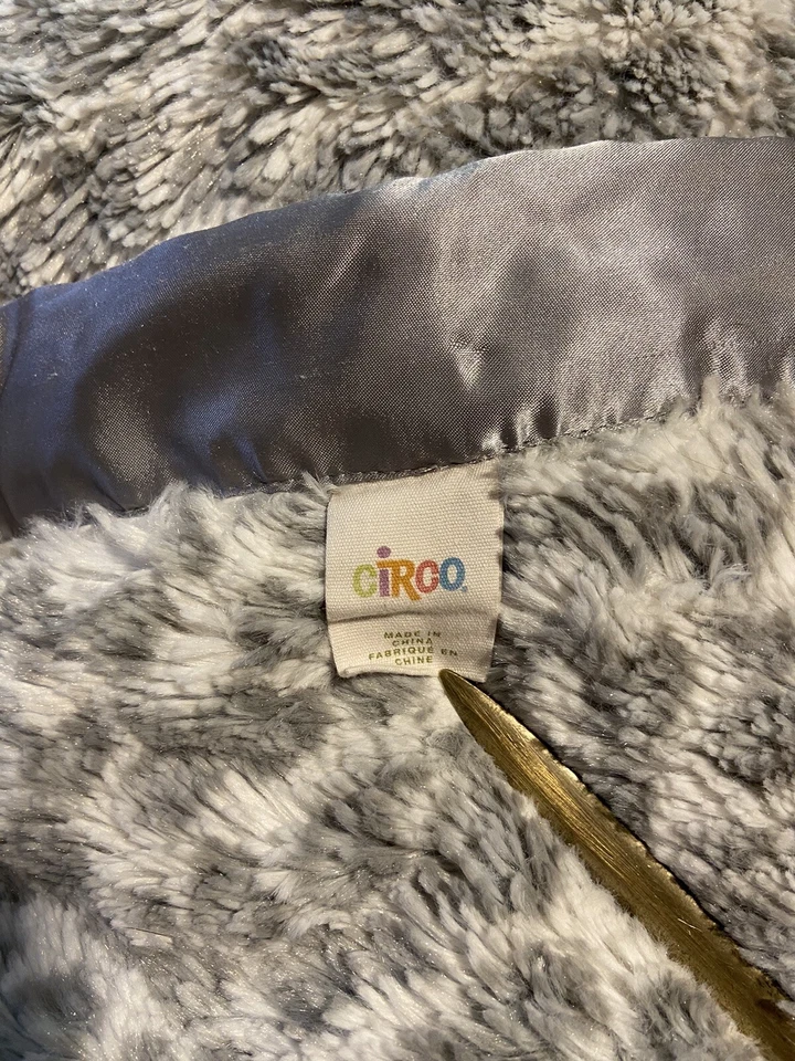 Manta de bebé Circo gris plata leopardo guepardo estampado animal ribete satinado 30x40" Foto 3 de 3