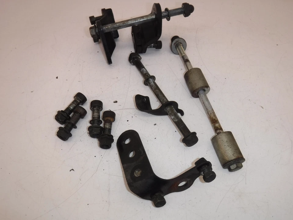 Suzuki Intruder 800 2001 pernos de montaje del motor soportes hardware tornillos del motor Foto 3 de 4