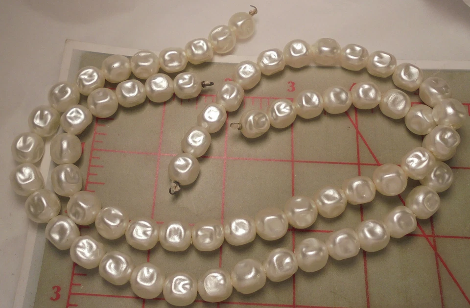 12 hebras 15" vintage barroco imitación perla abalorio 10 mm Japón plástico blanco perlado Foto 3 de 4