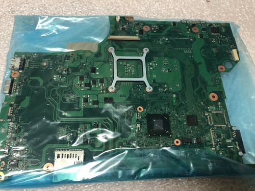 Toshiba Intel Laptop Motherboard P000606940 8-11 - Picture 2 of 2